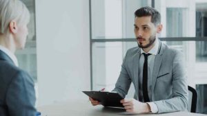 Clauses abusives dans un contrat de travail : comment les reconnaître ?